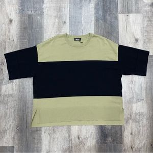 DKNY women’s oversized minimalist boxy sweater, EUC